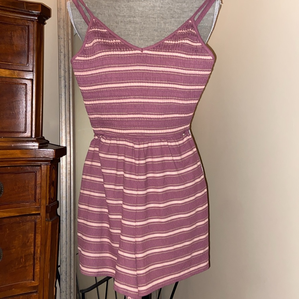 Wild Fable striped mauve pink romper sz small adjustable shoulder straps pockets